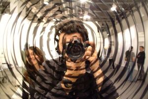 mirror-1232546-639x426